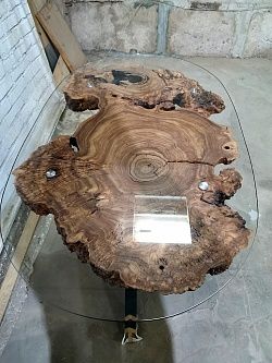 Овальный стол из капа карагача и каленого стекла, собственное производство