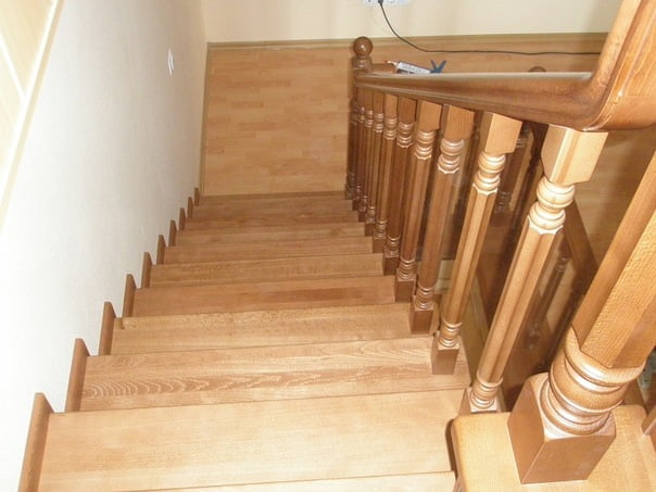 Каталог межэтажных деревянных лестниц